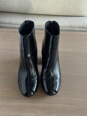 Kenneth Cole Black Patent Leather Block Heel Ankle Boots 7.5